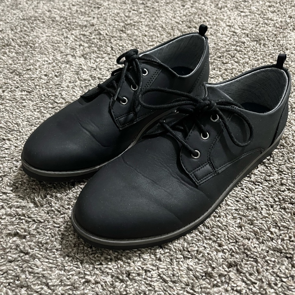 Wonder Nation boys black shoes sz Y6